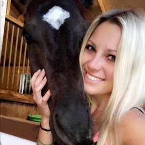 Meet your posher, Josie!